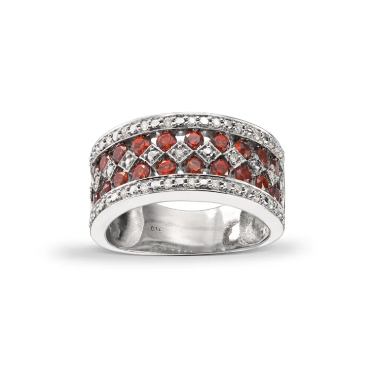 diamantring_med_granat_0.webp Diamantring med granat