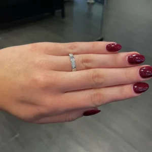 Diamantring med nagler