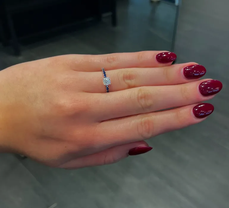 diamantring_med_safir_1-1.webp Diamantring med safir