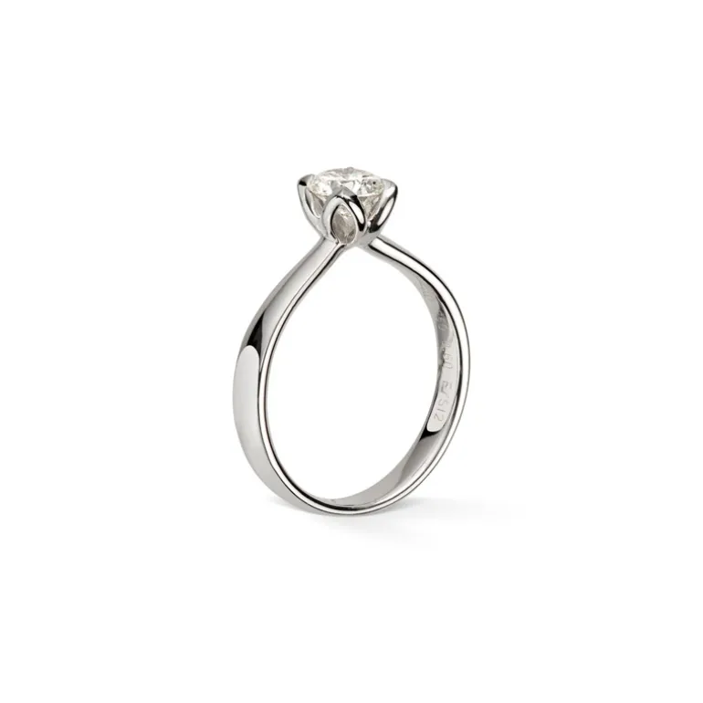 enstens_diamantring_tulip_1.webp Enstens diamantring «Tulip» 0,60 ct. Tw-Si