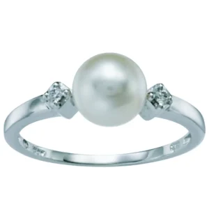 Perlering med diamanter 0,04ct.