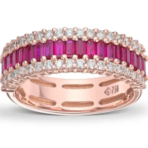 Ring med diamanter og rubiner
