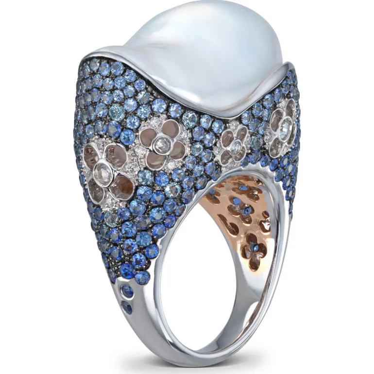 safir_og_diamantring_med__1.webp Safir- og diamantring med sydhavsperle